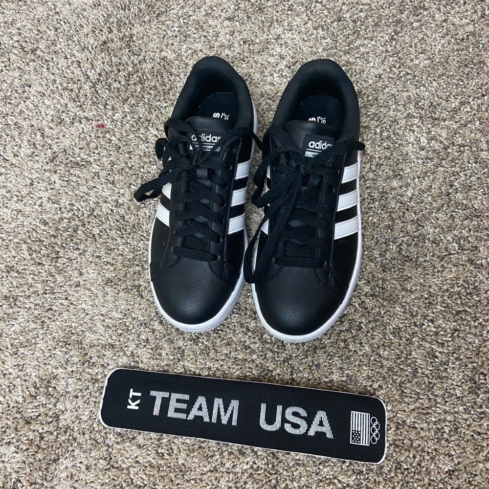 Adidas CF Advantage Women size 5 1/2 Black & white